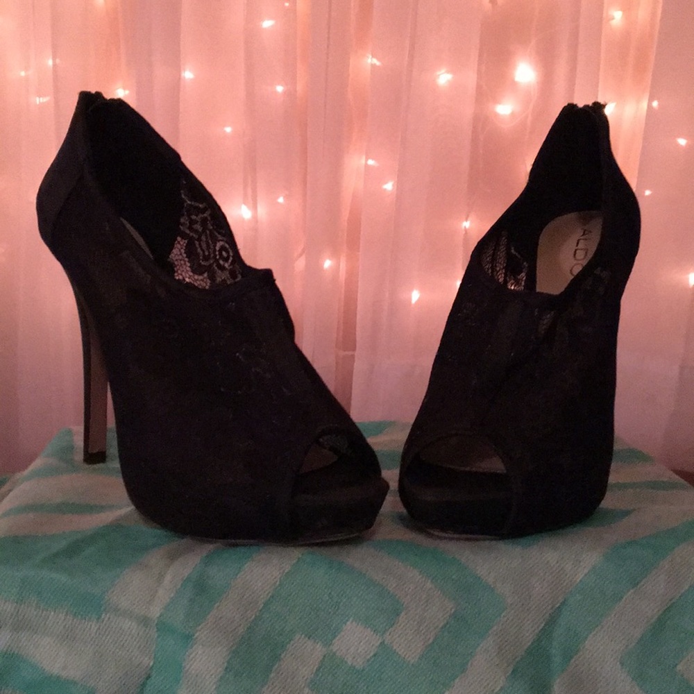 Black Lace Aldo Peep Toe Heels (40, US 9)